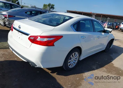 2017 Nissan Altima 2.5 S z USA, uszkodzony, nr VIN 1N4AL3AP1HC262201